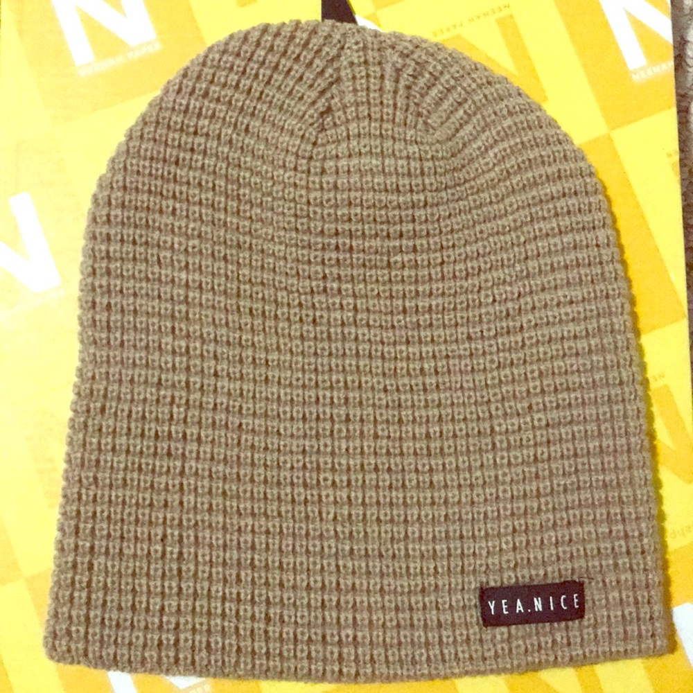 YeaNice Tan beanie new with tag.